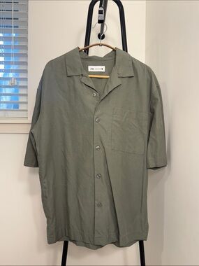 Zara Olive Short-Sleeve Button-Up Shirt
